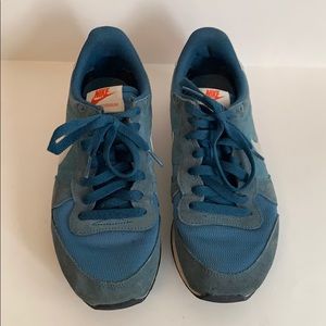 Nike internationalist sneakers